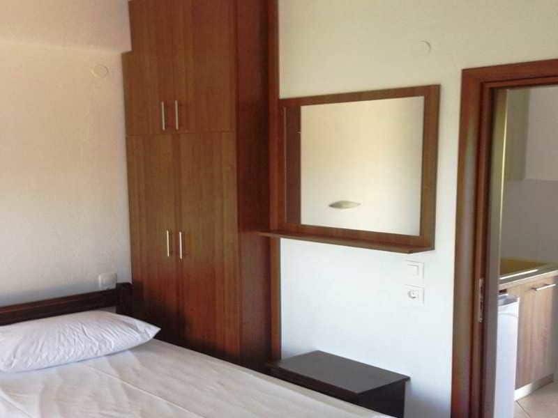 Paradisos Apartments 尼尔斯吉尼 外观 照片